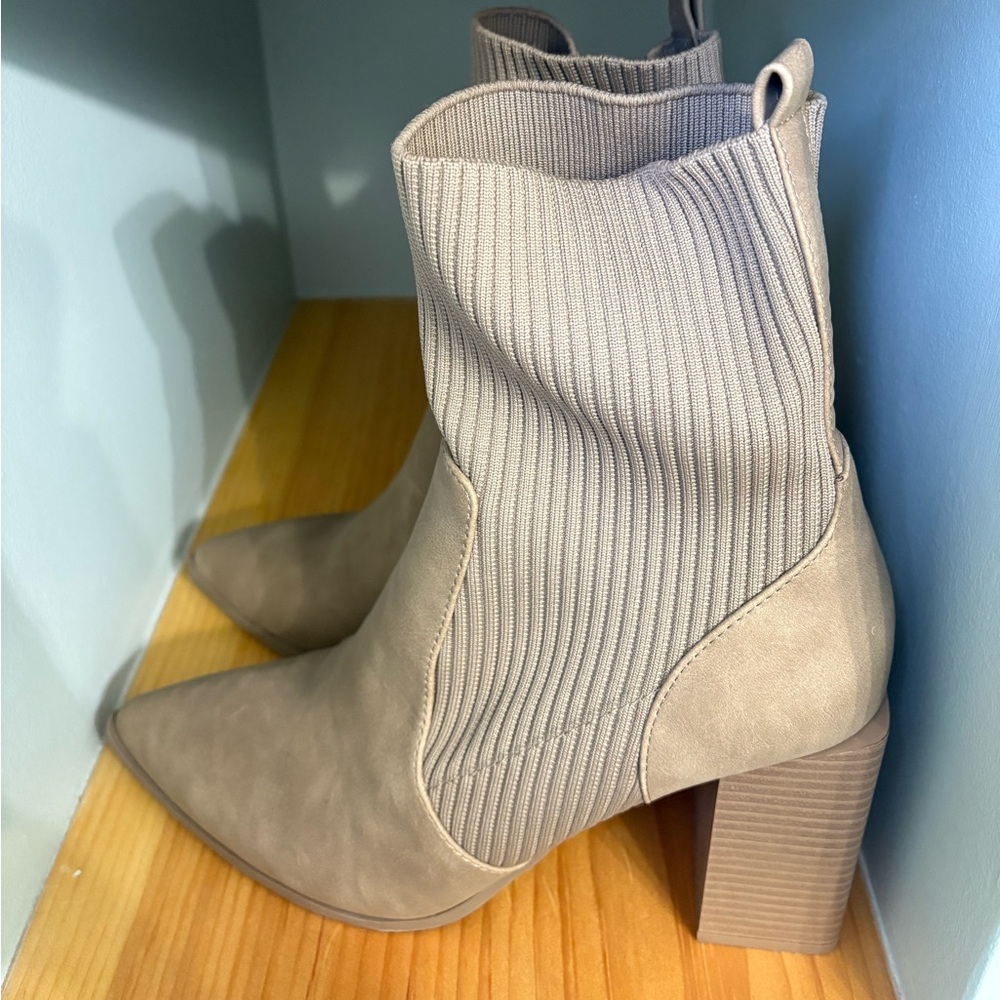 Stylish Tan Ankle Boots for Women
